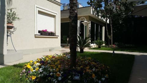 SOKRAT HOTEL TIRANA, 