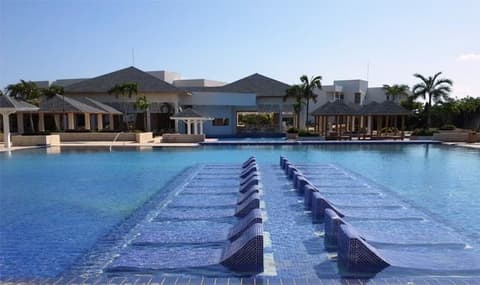 Valentin Perla Blanca, POOL