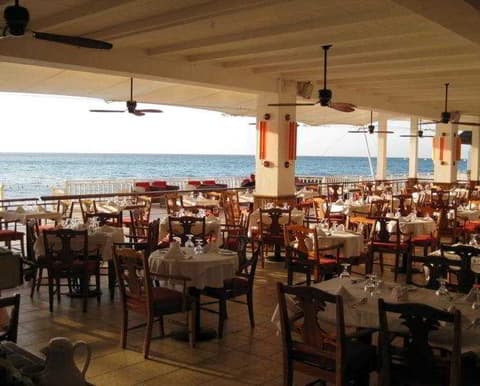 Grand Decameron Montego Beach, A Trademark All Inclusive