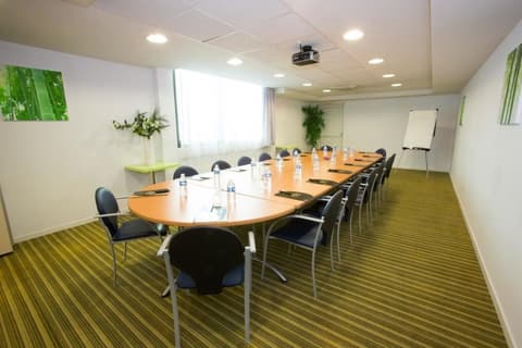 All Suites Appart hotel Bordeaux Lac