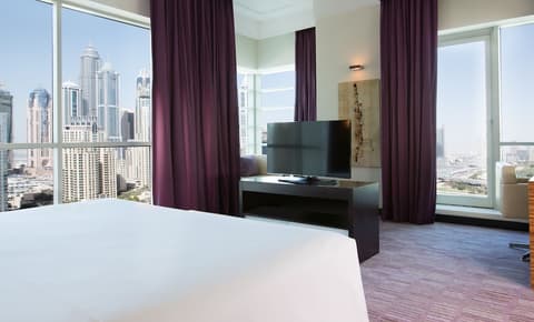 Pullman Dubai Jumeirah Lakes Towers - Hotel and Residence*