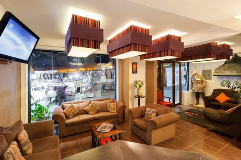 Inti Punku Alameda Inn, Recepción