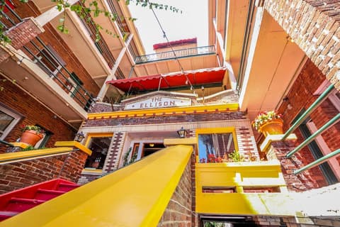 Ellison Suites, Lobby