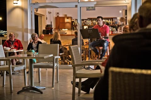 Sound of the Sea Hotel, Snack bar