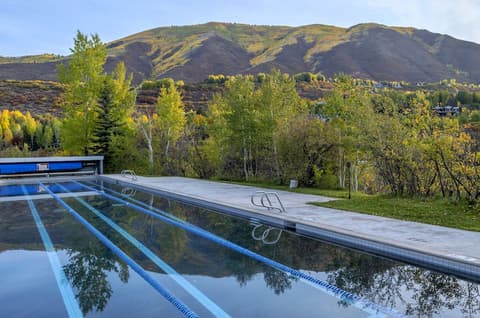Aspen Meadows Resort, Pool