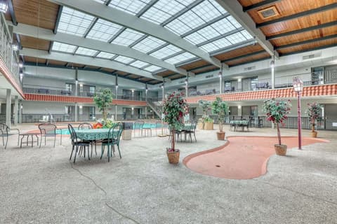 Quality Inn & Suites Green Bay Downtown, Pool