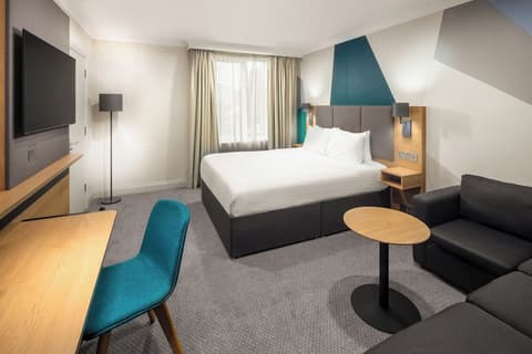 Holiday Inn Farnborough by IHG