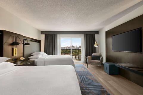 Embassy Suites by Hilton Los Angeles Downey, Room