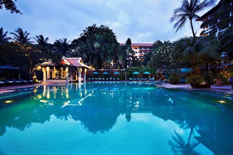 Anantara Riverside Bangkok Resort, Pool