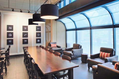 The Westin O'Hare, Restaurant