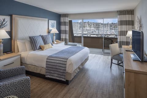 Bay Club Hotel & Marina