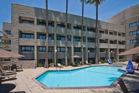 DoubleTree by Hilton Los Angeles - Rosemead, Pool