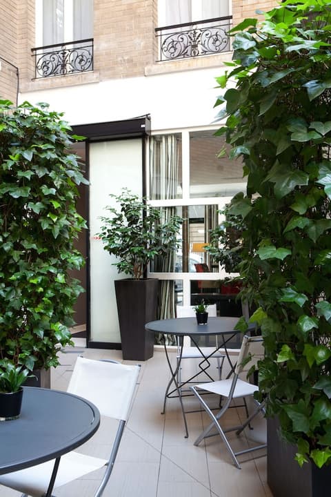 Hotel Eiffel Seine, Terrace/patio