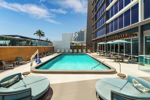Courtyard by Marriott Oceanside Fort Lauderdale Beach, Pool