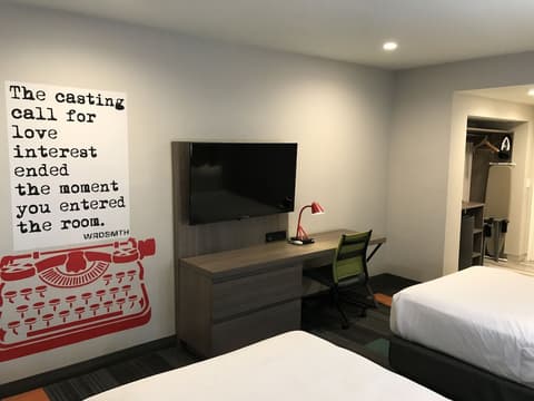 Rodeway Inn near Melrose Ave