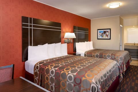 Best Western Plus Raffles Inn & Suites