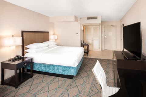 Hilton San Diego Airport/Harbor Island