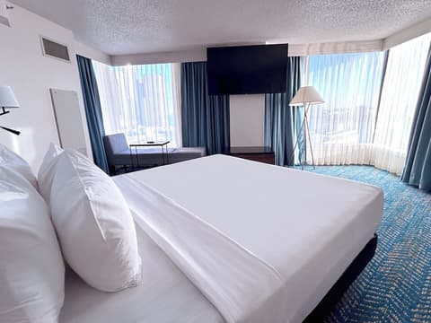 Fort Pontchartrain Detroit, a Wyndham Hotel, Room