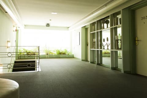 Hollywood Celebrity Hotel, Lobby