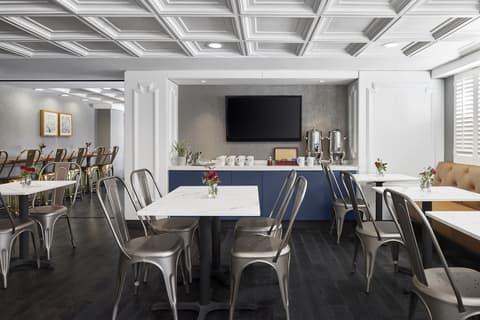 Capitol Hill Hotel, Breakfast area