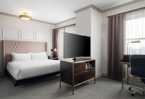 Hotel Phillips Kansas City Curio Collection by Hilton