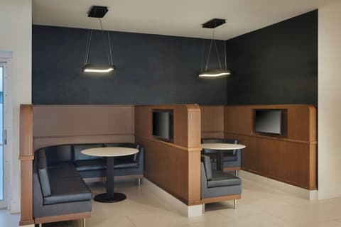 Courtyard by Marriott across Universal Orlando