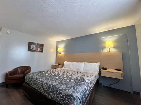 Econo Lodge Motel Village