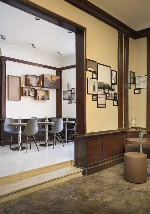 B&B Hotel Napoli, Interior entrance