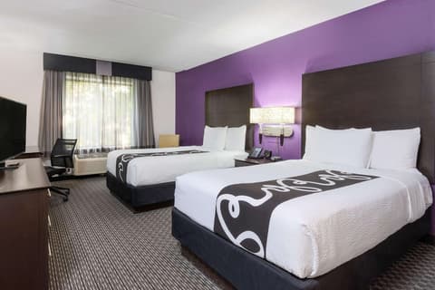 La Quinta Inn & Suites by Wyndham Clifton/Rutherford, Room