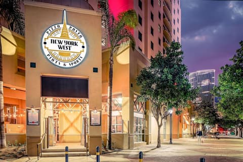 Embassy Suites by Hilton San Diego Bay Downtown, Restaurant