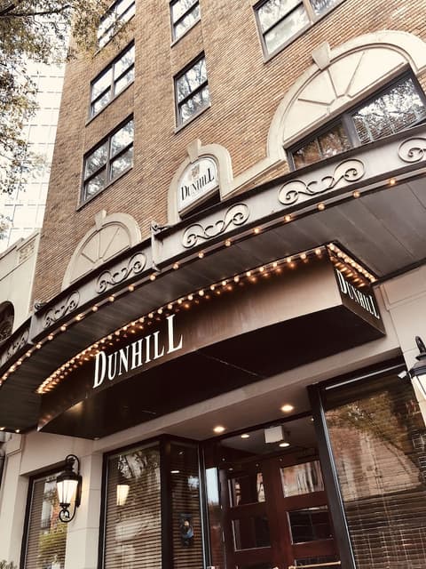 The Dunhill Hotel, Front of property