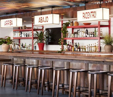 Graduate by Hilton Dallas, Bar (on property)