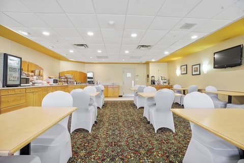 Sandman Hotel & Suites London Downtown