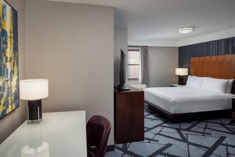 DoubleTree by Hilton Hotel & Suites Pittsburgh Downtown, Room