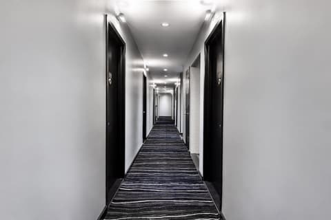 OYO Times Square, Lobby