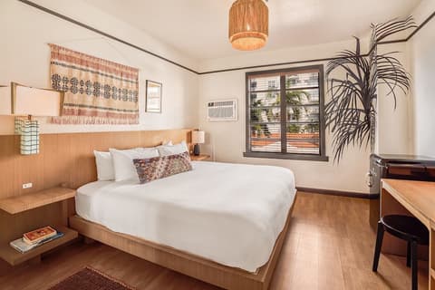 Freehand Miami, Room