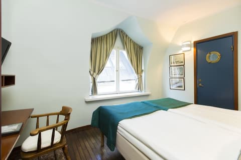 Lord Nelson Hotel, Room