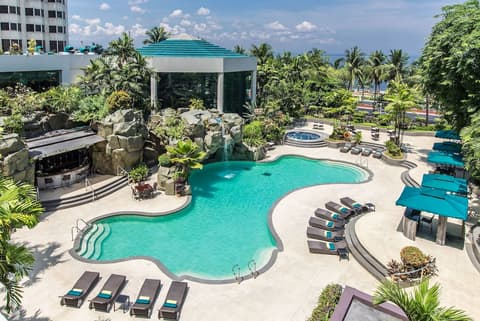 Diamond Hotel Philippines, Outdoor pool