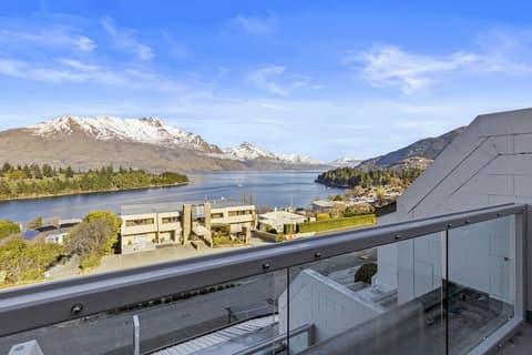 Copthorne Hotel and Apartments Queenstown Lakeview
