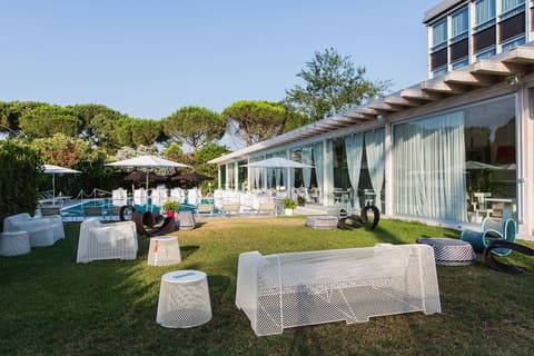 Italiana Hotels Florence, Outdoor pool