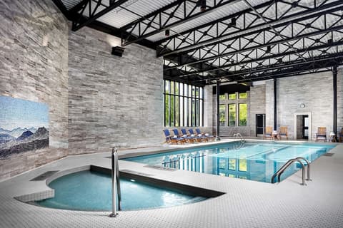 Fairmont Empress, Pool