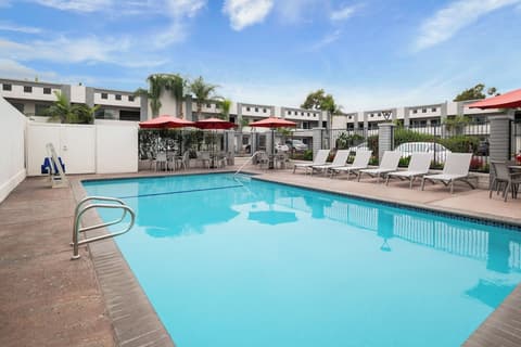 Solara Inn and Suites