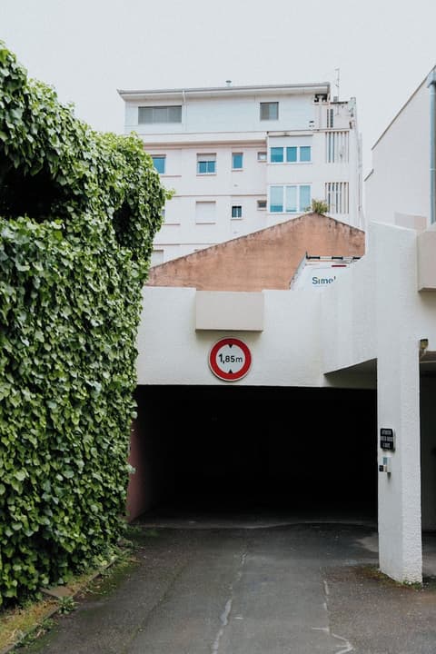 Hôtel d'Orsay, Parking