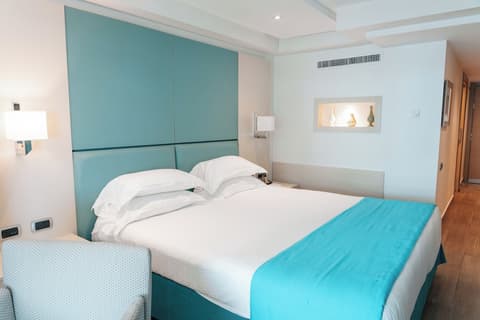 Hotel Port Palace, Room