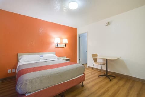 Motel 6 – Lakewood, CO