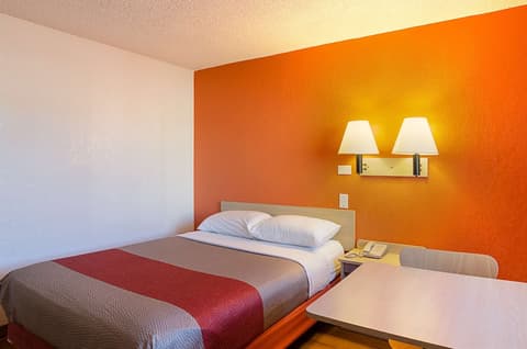 Motel 6 Denver, CO – Downtown, Room