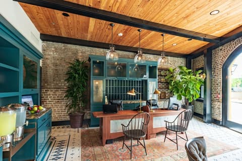 Andrew Pinckney Inn, Lobby