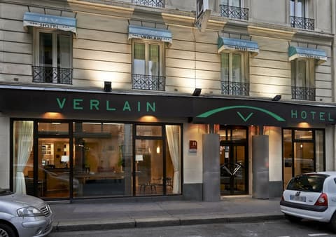Hotel Verlain, Front of property