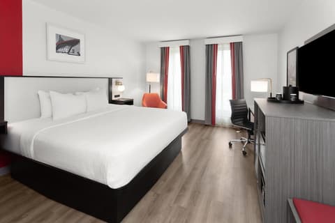 Ramada by Wyndham Milwaukee, Room