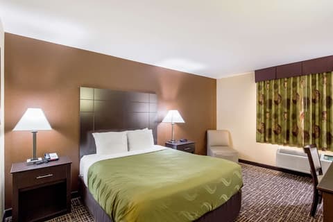 Quality Inn & Suites Caseyville - St. Louis, Room